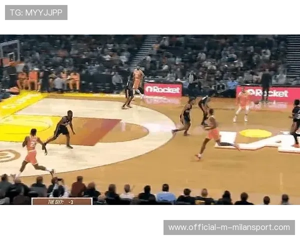 NBA前场补扣震碎对方信心：攻防转换中的制胜利器