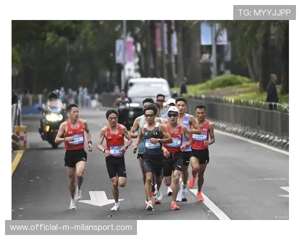 马拉松老将深夜训练路人拍成纪录片 马拉松老将深夜训练路人拍成纪录片