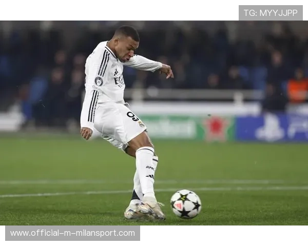 皇马回收控球降速,稳稳拖住比赛节奏,皇马官方用球 皇马回收控球降速,稳稳拖住比赛节奏,皇马官方用球